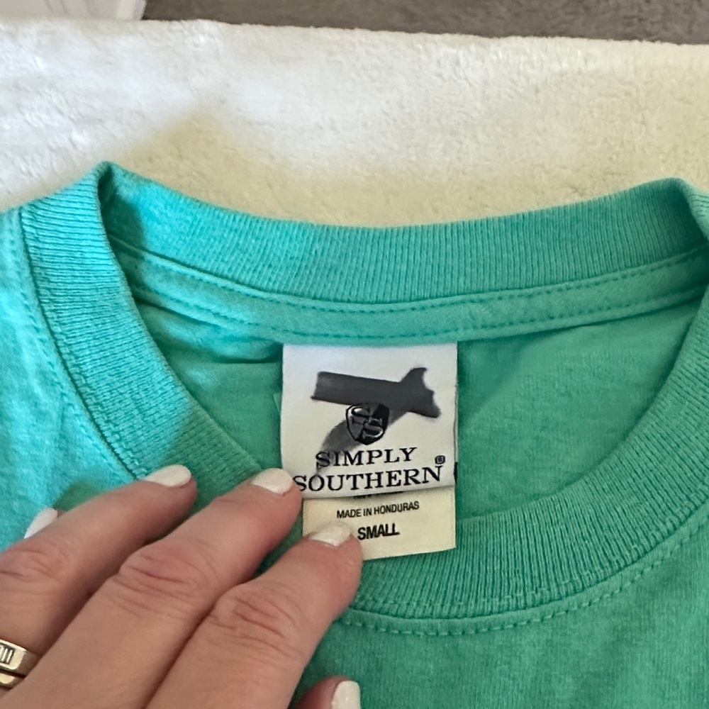 Simply Southern Faith Can Move Mountains Long Sleeve Tee NWOT - Picture 4 of 7